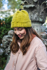 Munday Hat and Wrist Warmers (Crochet) thumbnail