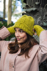 Munday Hat and Wrist Warmers (Crochet) thumbnail