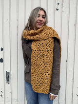 Crochet Kit - Tulip Square Scarf image 3 thumbnail